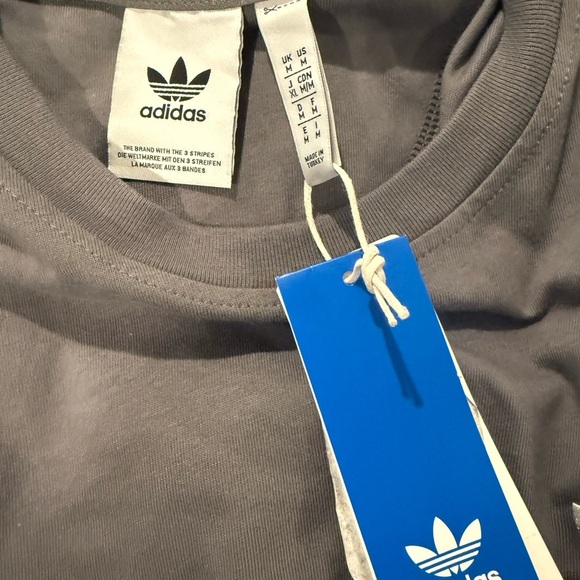 NWT Adidas Essentials Heather Gray T-Shirt Size Medium. Style # JW7058. - Picture 4 of 6